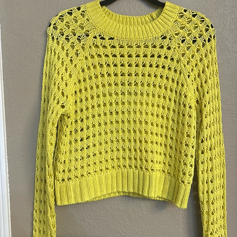Yellow sweater❤️